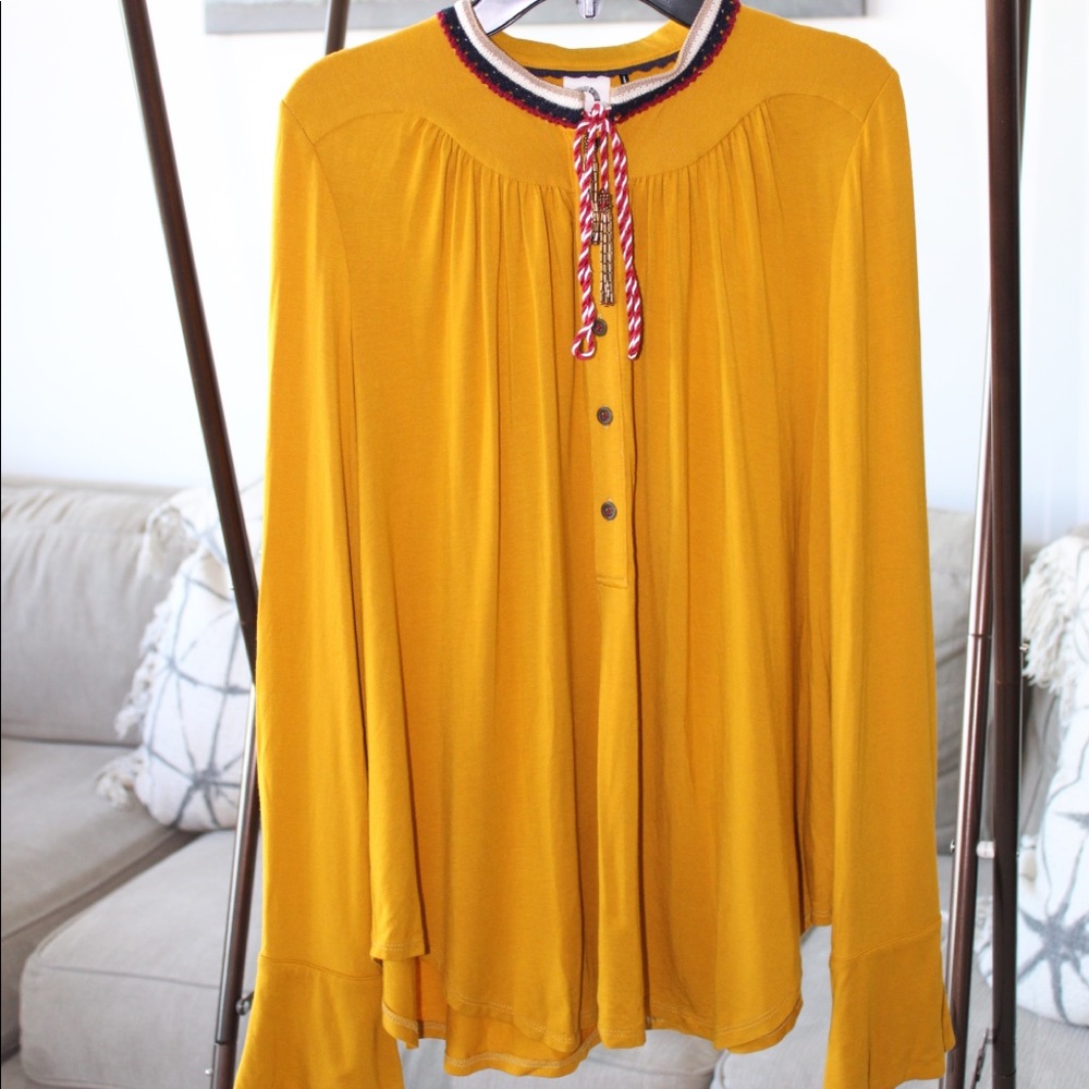 NWOT EMBROIDERED ANTHROPOLOGIE TOP